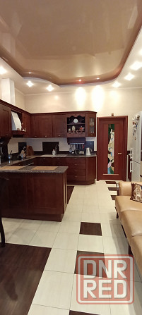 Сдам 3-х комнатную 125 м² в Новострое в Ворошиловском р-не + Паркоместо. Два санузла. Донецк - изображение 1