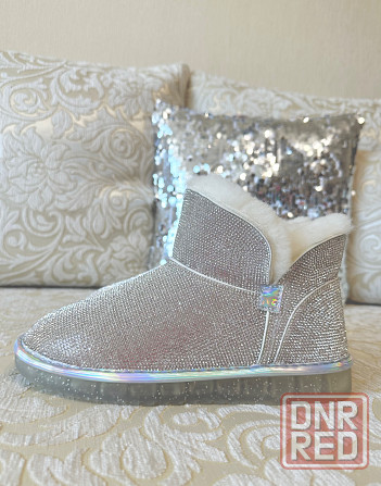 Красивые зимние блестящие угги с камнями, зимние сапоги, ботинки, натуральный мех Донецк - изображение 1