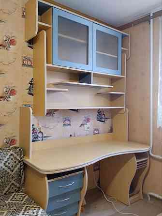 Кровать и письменный стол. Донецк