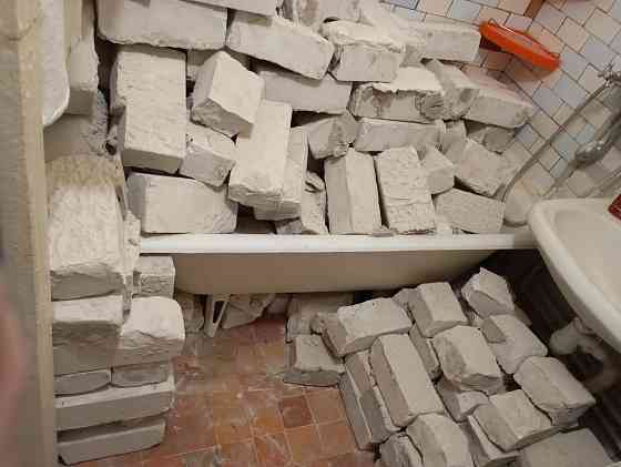 Отдам бесплатно кирпичи, доски Донецк