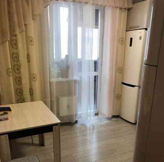 даю двухкомнатную квартиру 60.0 м² этаж 3/9 город Донецк, Киевский район Маяк Донецк