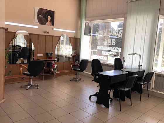 Сдаются рабочие места в салоне красоты, центр. г. Макеевка Макеевка