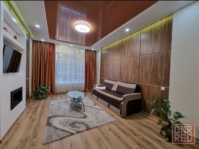 Сдаётся 2 комнатная квартира калининский, ул. краснофлотская Донецк - изображение 1