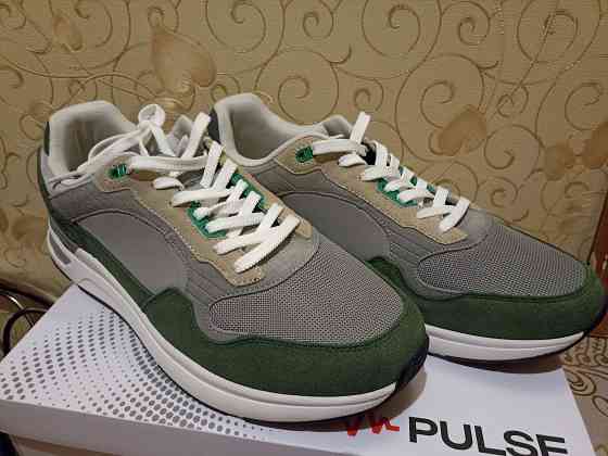 Продам кроссовки Донецк