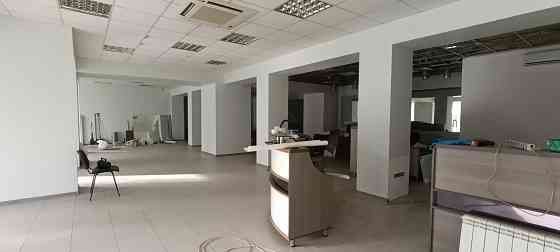 Сдам Автосалон 360 м² в Центре. Ремонт. Большая площадка. Парковка. Первая линия. Донецк