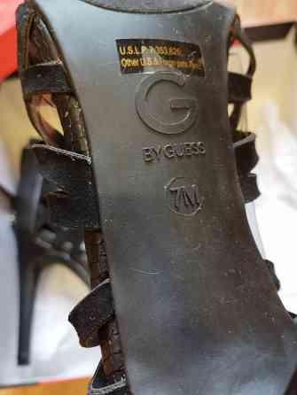 Продам женские босоножки BY GUESS Макеевка