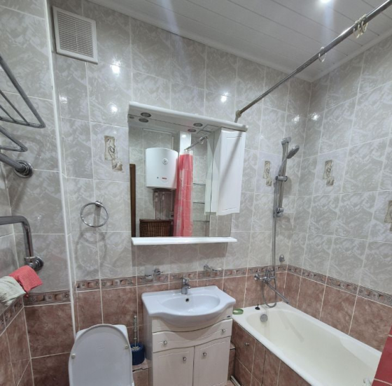 Сдаётся квартира с полной меблировкой и всей необходимой техникой. Донецк