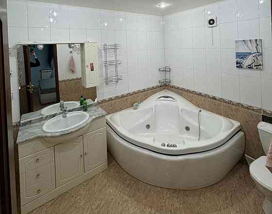 Продажа 4-х комнатной крупногабаритной квартиры с сауной в центре Донецк