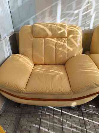 Продам, два кожаных кресла. Макеевка
