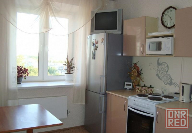 Долгосрочная аренда трехкомнатной квартиры 25 000 рублей Донецк - изображение 1