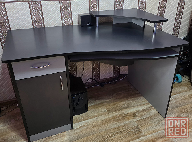 Стол компьютерный Макеевка - изображение 1