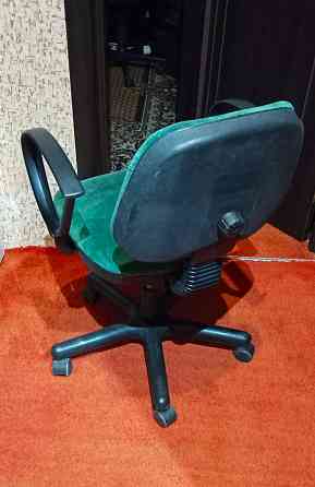 компьютерный стул. зеленый велюр Донецк