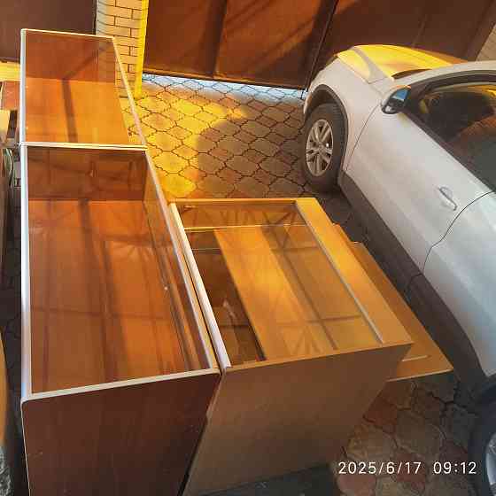 Продам столы- витрины Донецк