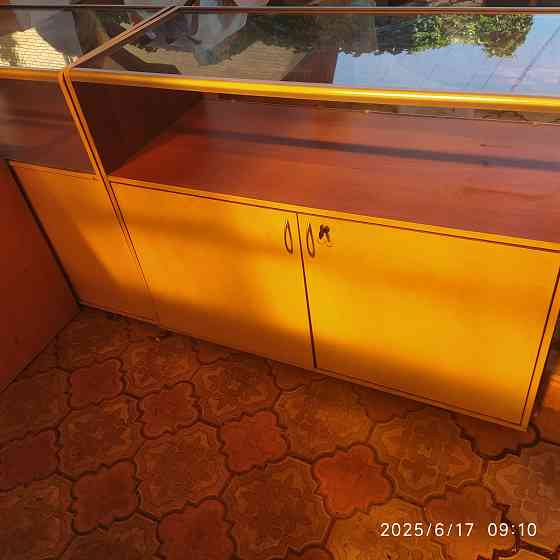 Продам столы- витрины Донецк