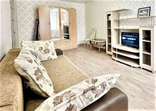 Сдается 2-комнатная квартира 58 кв. м Район: Ленинский Донецк