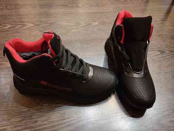 кроссовки зимние на меху р-р 40-41 стелька 26 см Донецк