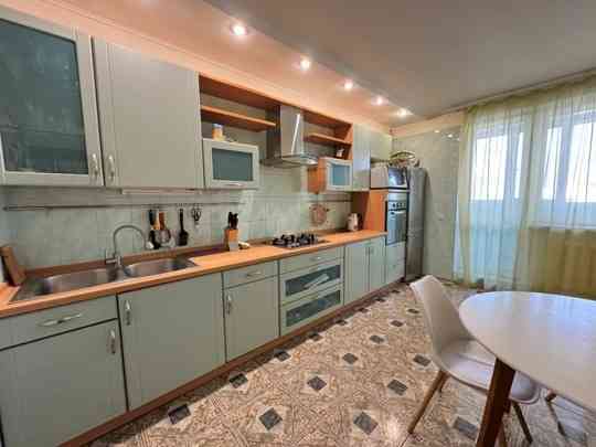 Сдам отличную 3-комнатную квартиру 100 м2 Донецк