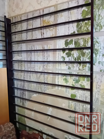 Кровать б/у металлическая с матрацем 200×215см Донецк - изображение 1