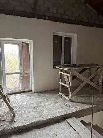 Огромный двухэтажный дом под чистовую отделку, в Городе Донецк, Калининского р-на. Донецк