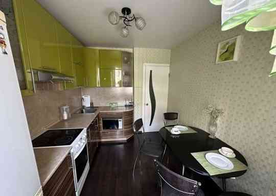 Сдается:3 комнатная квартира Этаж:2/9 Район:Куйбышевский Донецк