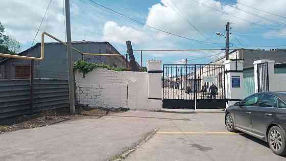 Стаханов. Магазин со свой землей на центральном рынке. Стаханов