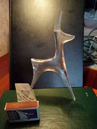 Фигурка-статуэтка оленя, высота 165 мм, оргстекло-плексиглас. Макеевка