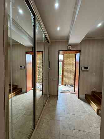 Дом в коттеджном городке, вода своя, отопление газ независимое Донецк