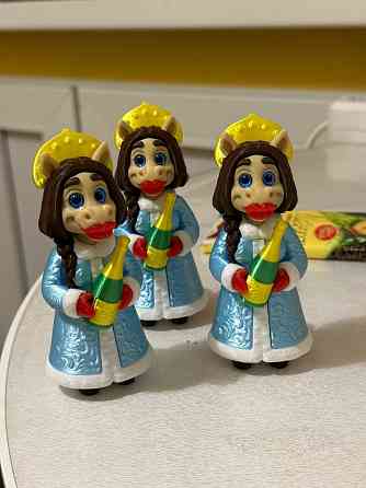 Дед мороз в виде коня и снегурочка в виде лошади Донецк