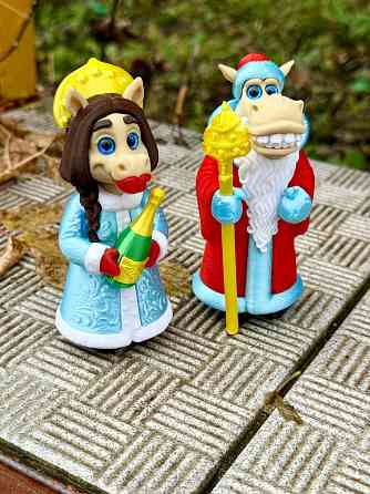 Дед мороз в виде коня и снегурочка в виде лошади Донецк