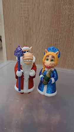 Дед мороз в виде коня и снегурочка в виде лошади Донецк