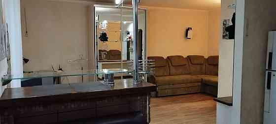 Сдаётся 1 комнатная квартира студия, в Левобережном районе, Киевский рынок, по улице 9 мая. Мариуполь