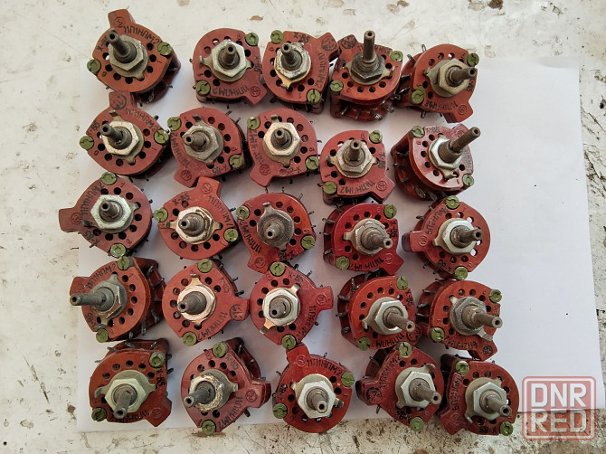 Продам переключатели 11п1нпм,5п2нпм Донецк - изображение 1