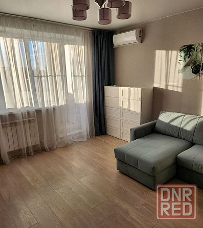 Сдaется прoсторная однокoмнатнaя квартирa в Ворошиловском paйoнe. 5 Донецк - изображение 1