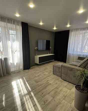 Сдается: 1 комнатная квартира Этаж: 2/5 Донецк