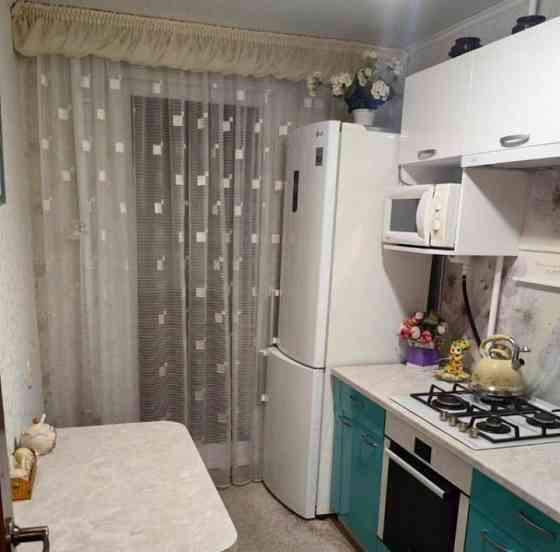 Сдам двухкомнатную квартиру в Ленинском районе, мкрн голубой Донецк