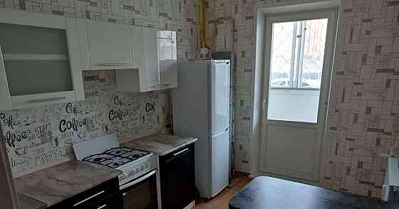 Сдаю трехкомнатную квартиру по пр-кт ильича, калининский район Донецк