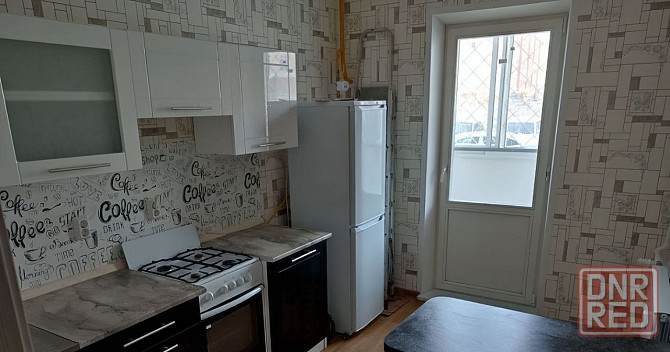 Сдаю трехкомнатную квартиру по пр-кт ильича, калининский район Донецк - изображение 1