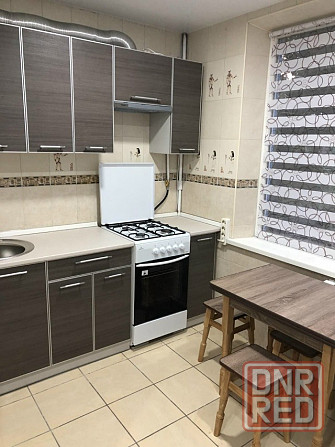 Сдается: трехкомнатная квартира Пролетарский район Донецк - изображение 1