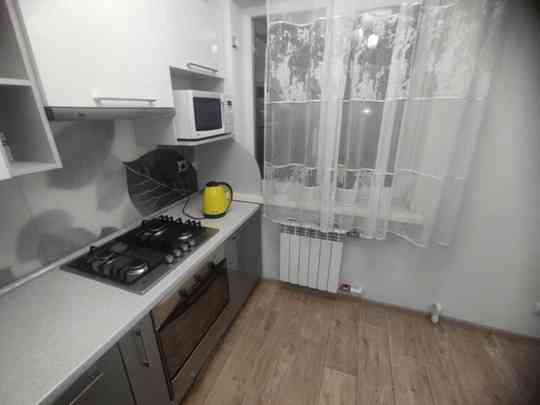 Сдается: 2 комн. квартира на длительный срок Район: Калининский Донецк