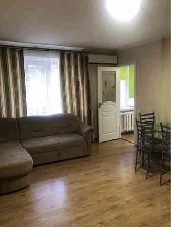 Сдаётся 2кв.Пролетарский рн.1/5 этаж.На окнах стоят решётки Донецк