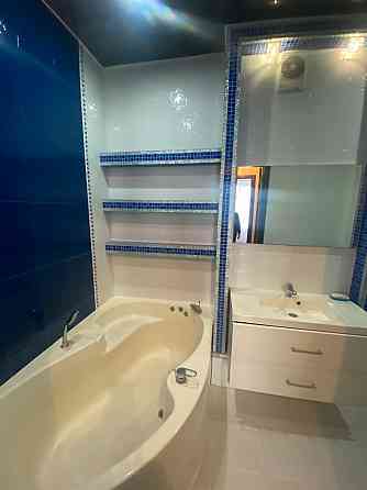 3х комнатная квартира в центре с водой Харцызск