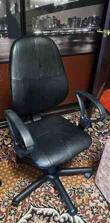 компьютерное кресло на роликах, яловая кожа Донецк