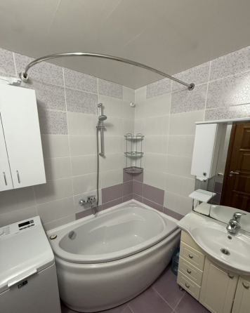 Сдаётся в долгосрочную аренду,, просторная двухкомнатная квартира в Кировском районе Донецк