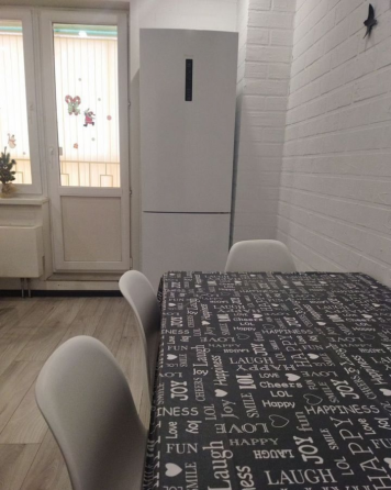 Сдаётся: квартира. Кол-во комнат: 1 Общая площадь квартиры: 34 кв. м. Район: Ворошиловский Донецк