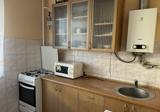 Сдаётся: квартира. Кол-во комнат: 2 Общая площадь квартиры: 43 кв. м. Район: Куйбышевский Донецк