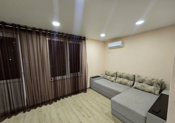 Сдаётся: квартира. Кол-во комнат: 1 Общая площадь квартиры: 43 кв. м. Город: Донецк. Район: Киевский Донецк