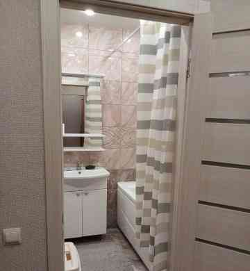 Сдается:Двухкомнатная квартира Этаж:6/9 Район:Будённовский Донецк