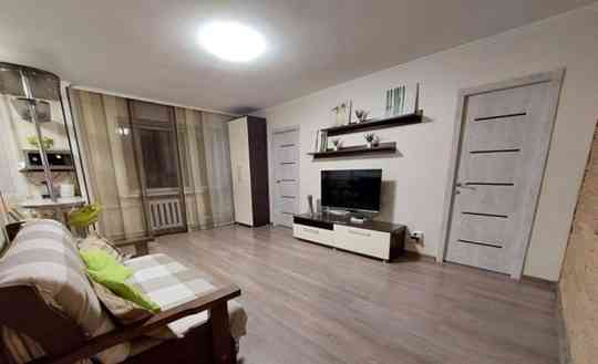 Сдается:Двухкомнатная квартира Этаж:3/5 Район:Куйбышевский Донецк