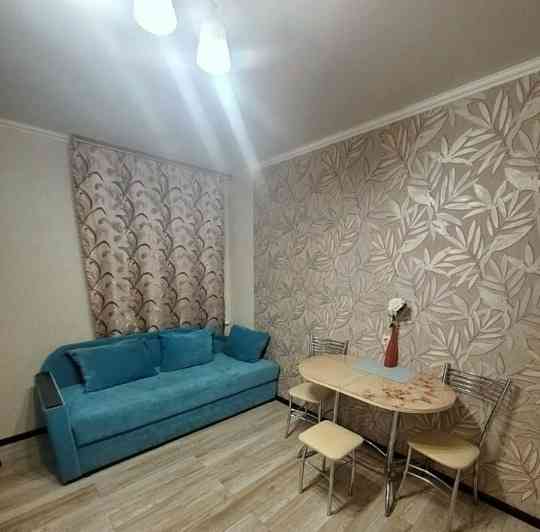 Сдаётся: квартира-студия. Кол-во комнат: 2. Общая площадь квартиры: 37 кв. м. Район: Ворошиловский Донецк