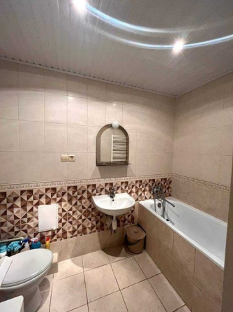 Сдам просторную двухкомнатную квартиру в Ворошиловском районе Донецк